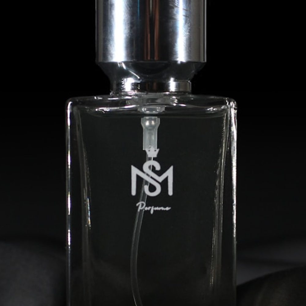 Velvet Noir EDP, detail view 2