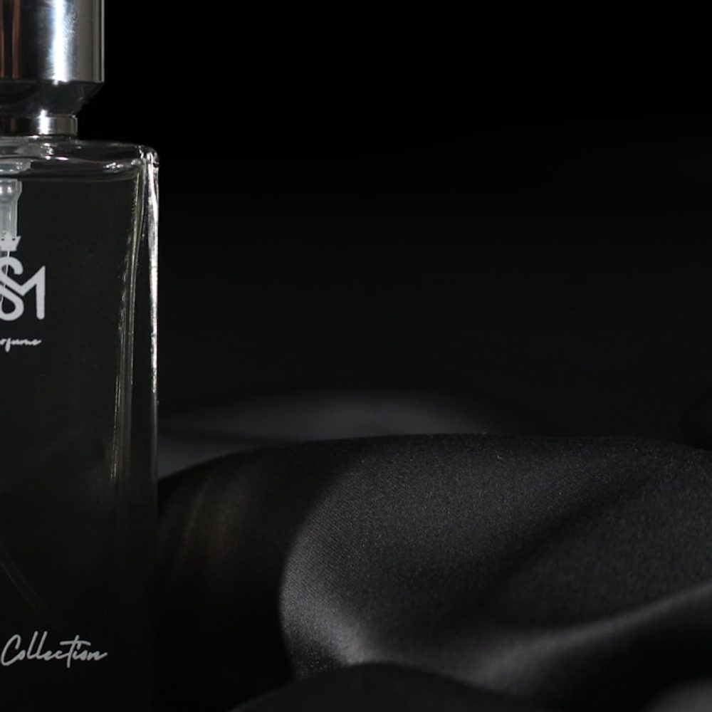 Velvet Noir EDP, detail view 4